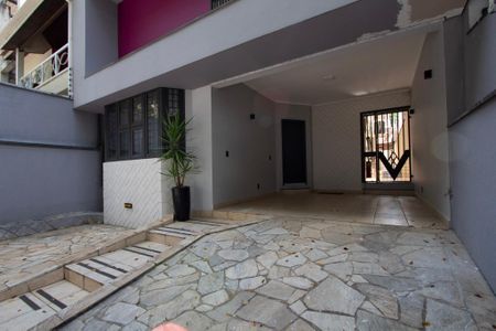 Casa para alugar com 232m², 4 quartos e 3 vagas