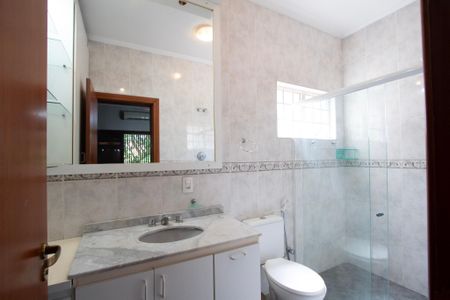 Casa para alugar com 232m², 4 quartos e 3 vagas