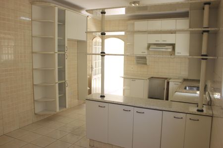 Casa à venda com 189m², 3 quartos e 2 vagasCozinha 