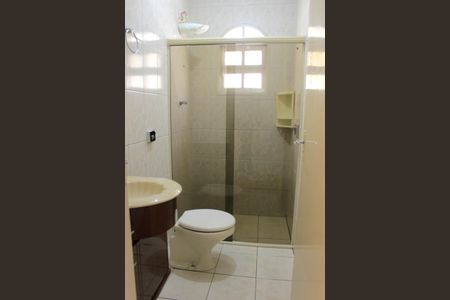 Casa à venda com 189m², 3 quartos e 2 vagasBanheiro social 1