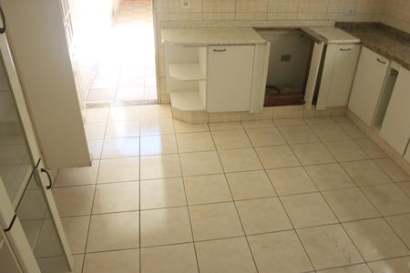 Casa à venda com 189m², 3 quartos e 2 vagasCozinha 