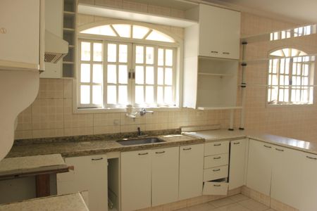 Casa à venda com 189m², 3 quartos e 2 vagasCozinha 