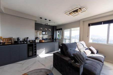 Sala_Cozinha de apartamento à venda com 1 quarto, 60m² em Alphaville Empresarial, Barueri