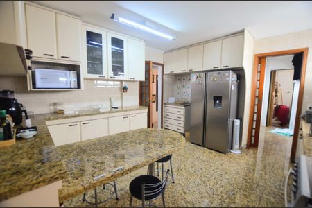 Apartamento à venda com 120m², 3 quartos e 2 vagasCozinha