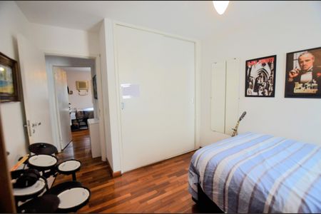 Apartamento à venda com 120m², 3 quartos e 2 vagasQuarto 2