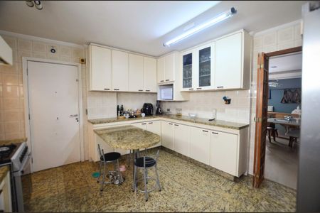 Apartamento à venda com 120m², 3 quartos e 2 vagasCozinha