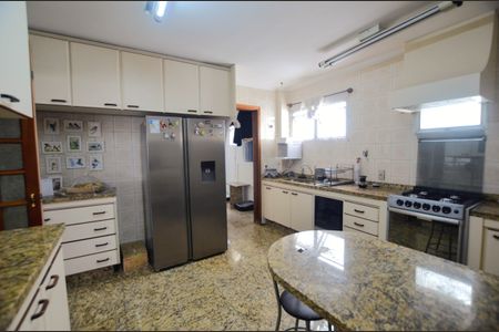Apartamento à venda com 120m², 3 quartos e 2 vagasCozinha