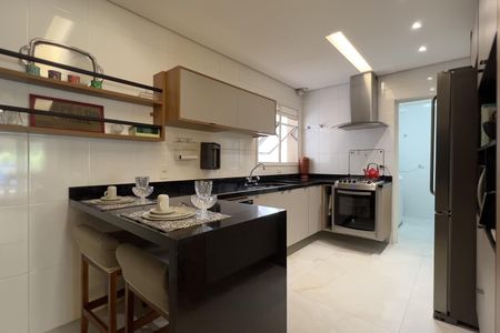 Apartamento à venda com 162m², 4 quartos e 3 vagasCozinha e Área de Serviço