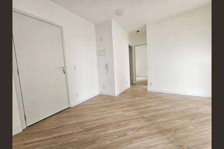 Sala de apartamento para alugar com 2 quartos, 45m² em Parque Maria Helena, São Paulo