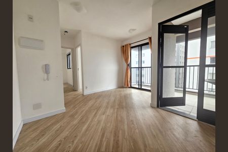 Sala de apartamento para alugar com 2 quartos, 45m² em Parque Maria Helena, São Paulo