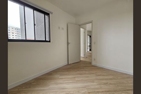 Quarto 2 de apartamento para alugar com 1 quarto, 45m² em Parque Maria Helena, São Paulo