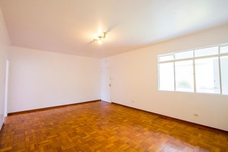 Casa para alugar com 100m², 3 quartos e 6 vagasSala