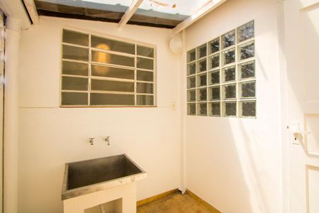 Casa para alugar com 100m², 3 quartos e 6 vagasÁrea de serviço