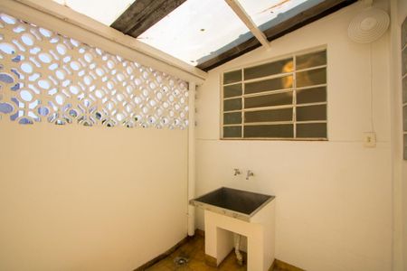 Casa para alugar com 100m², 3 quartos e 6 vagasÁrea de serviço