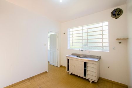 Casa para alugar com 100m², 3 quartos e 6 vagasCozinha