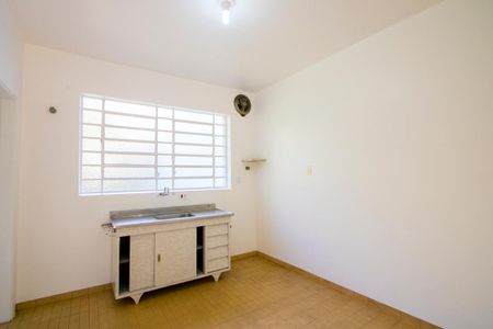Casa para alugar com 100m², 3 quartos e 6 vagasCozinha