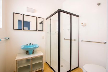 Casa para alugar com 100m², 3 quartos e 6 vagasBanheiro