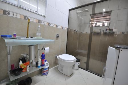 Casa à venda com 150m², 3 quartos e 2 vagasBanheiro Social