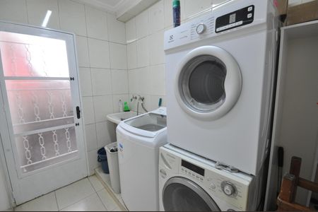 Casa à venda com 150m², 3 quartos e 2 vagasÁrea de Serviço