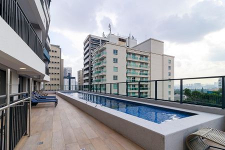 Studio para alugar com 28m², 1 quarto e sem vaga Studio para alugar com 28m², 1 quarto e sem vagaPiscina