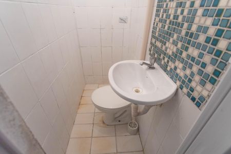 Banheiro de casa para alugar com 1 quarto, 40m² em Jardim Luso, São Paulo