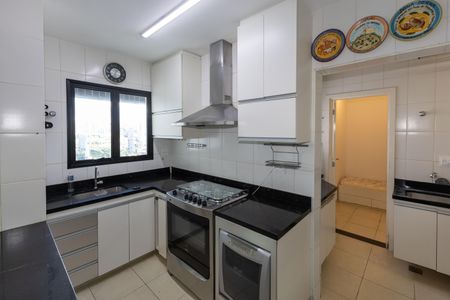 Apartamento para alugar com 134m², 4 quartos e 2 vagas Apartamento para alugar com 134m², 4 quartos e 2 vagasCozinha