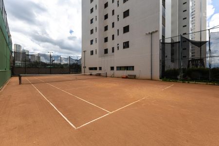 Apartamento para alugar com 134m², 4 quartos e 2 vagas Apartamento para alugar com 134m², 4 quartos e 2 vagasÁrea comum - Quadra de Tênis