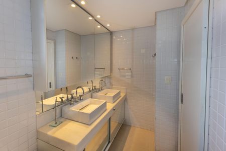 Apartamento para alugar com 134m², 4 quartos e 2 vagasBanheiro da Suíte 1