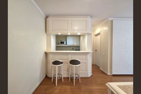 Cozinha de apartamento à venda com 1 quarto, 45m² em Itaim Bibi, São Paulo