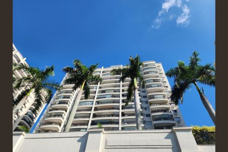 Apartamento à venda com 77m², 2 quartos e 1 vagaFachada