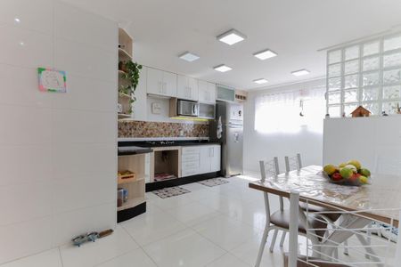 Apartamento à venda com 92m², 3 quartos e 1 vagaCozinha e área de serviço