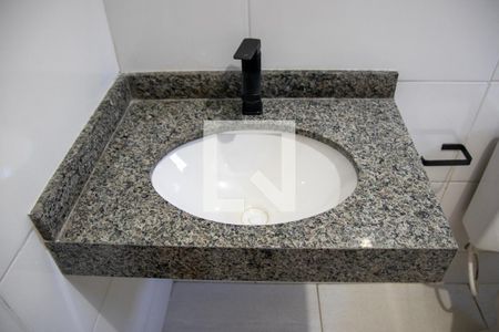 Banheiro de kitnet/studio para alugar com 1 quarto, 45m² em Setor Vila João Vaz, Goiânia