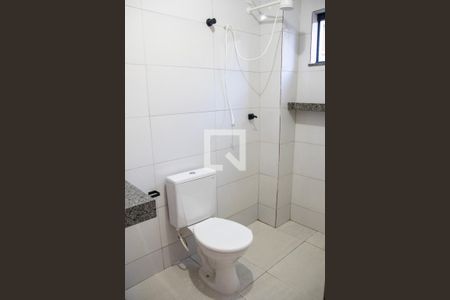 Banheiro de kitnet/studio para alugar com 1 quarto, 45m² em Setor Vila João Vaz, Goiânia