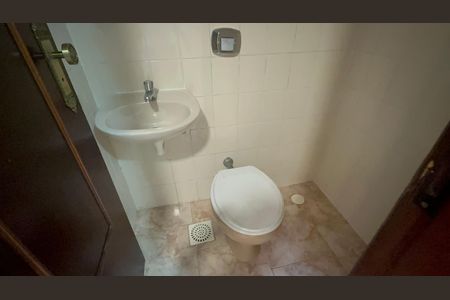 Apartamento à venda com 93m², 3 quartos e 2 vagas Apartamento à venda com 93m², 3 quartos e 2 vagasBanheiro de serviço