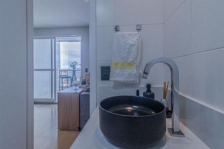 Apartamento à venda com 66m², 2 quartos e 2 vagasbanheiro social_4