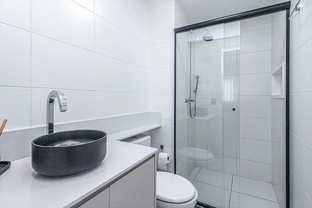 Apartamento à venda com 66m², 2 quartos e 2 vagasbanheiro social_1