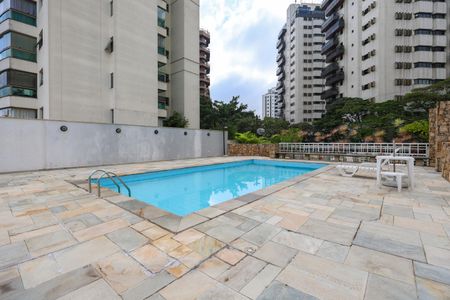 Apartamento à venda com 160m², 3 quartos e 3 vagasÁrea comum - Piscina