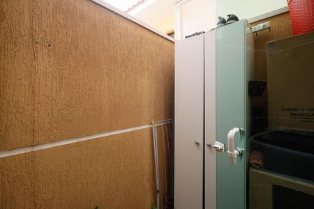 Casa de condomínio à venda com 75m², 2 quartos e 1 vagaÁrea de Serviço
