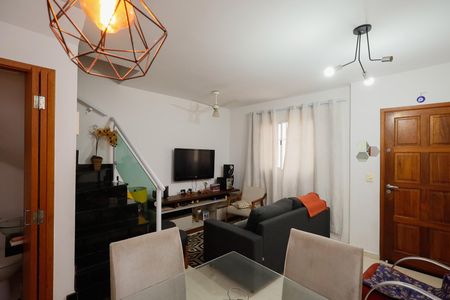 Sala  de casa de condomínio à venda com 2 quartos, 75m² em Vila Mazzei, São Paulo