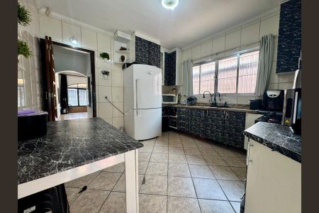 Casa à venda com 250m², 3 quartos e 4 vagasFoto 02
