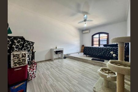 Foto 21 de casa à venda com 3 quartos, 250m² em Santa Teresinha, São Paulo