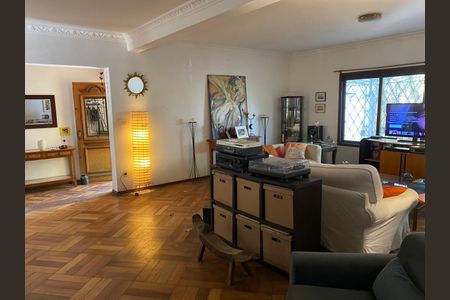 Casa para alugar com 240m², 4 quartos e 2 vagasSala 