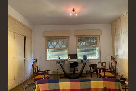 Casa para alugar com 240m², 4 quartos e 2 vagasQuarto