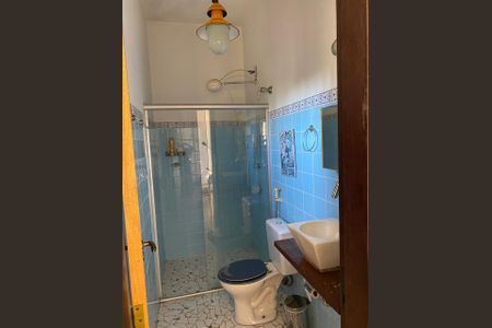 Casa para alugar com 240m², 4 quartos e 2 vagasBanheiro 