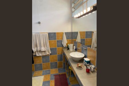 Casa para alugar com 240m², 4 quartos e 2 vagasBanheiro 