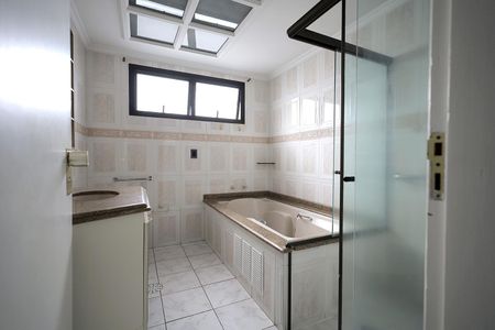 Apartamento para alugar com 170m², 4 quartos e 2 vagasBanheiro Quarto Suíte