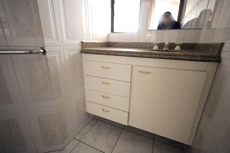 Apartamento para alugar com 170m², 4 quartos e 2 vagasBanheiro 1