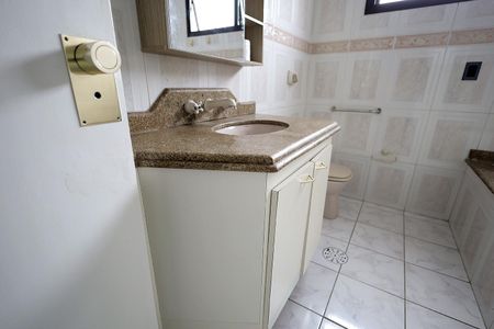 Apartamento para alugar com 170m², 4 quartos e 2 vagasBanheiro Quarto Suíte