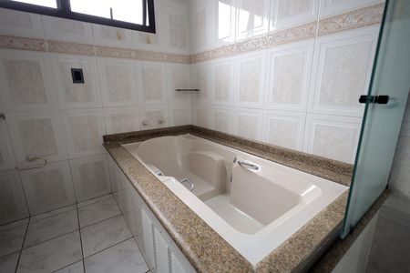 Apartamento para alugar com 170m², 4 quartos e 2 vagasBanheiro Quarto Suíte