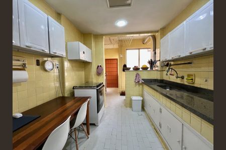 Apartamento à venda com 149m², 3 quartos e 1 vagaCOZINHA
